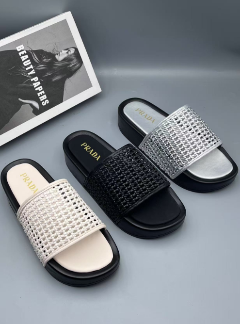 Webbing slippers