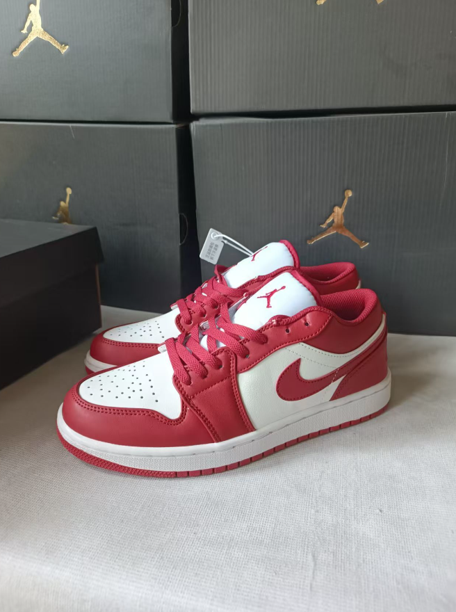 Jordon Air Jordon1Low red and white
