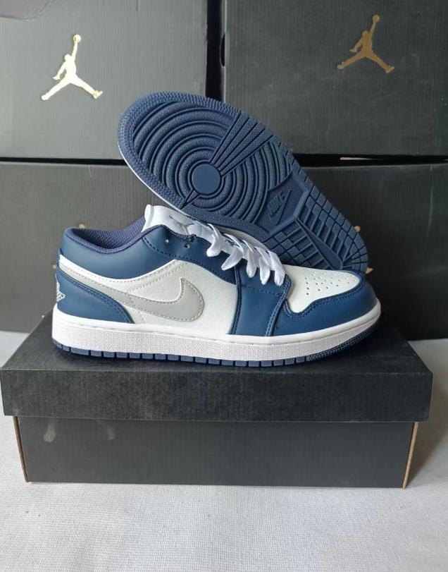 Jordon Air Jordon1Low blue and white