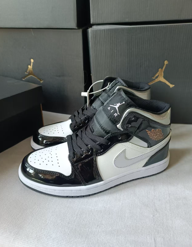 Jordon Air Jordon1Mid Black Silver Gold