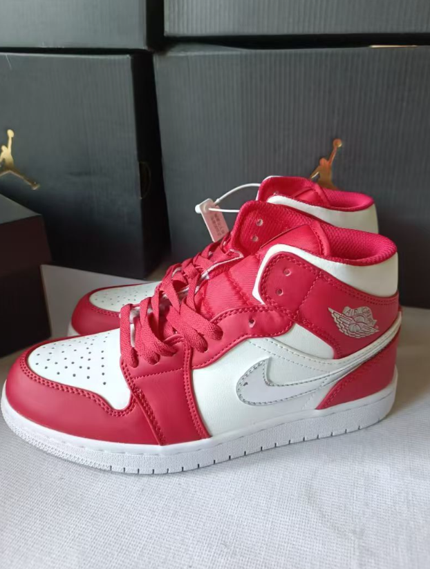 Jordon Air Jordon1Mid Red and white