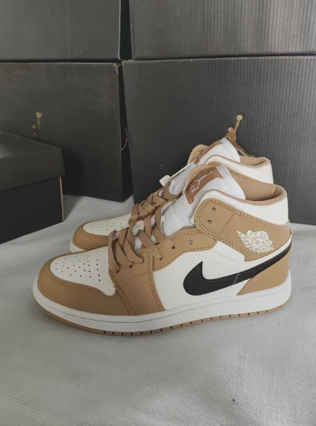 Jordon Air Jordon1Mid light brown