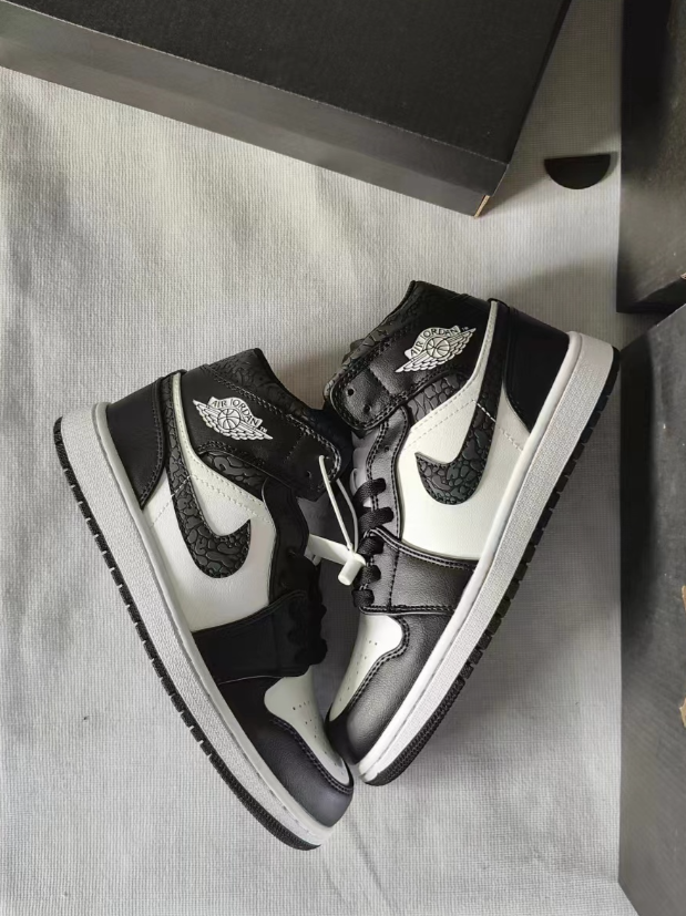 Jordon Air Jordon1Mid black white