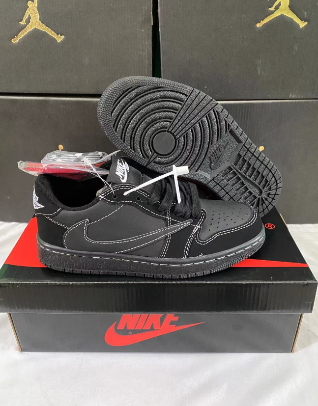 Nike Hooked black color