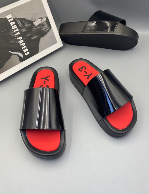 Leather-mesh slippers
