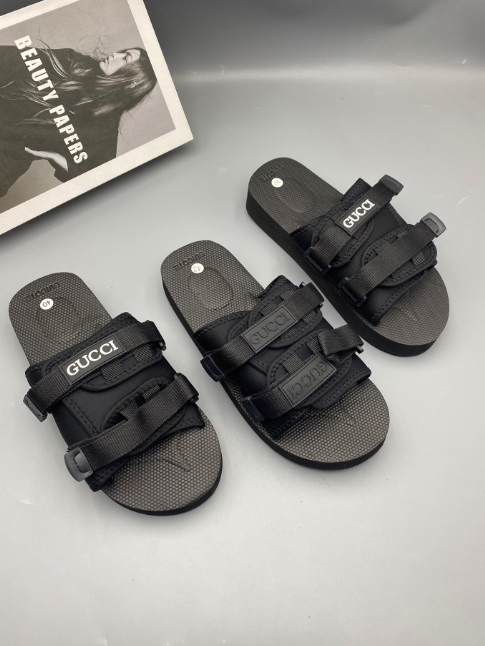 Trendy slippers