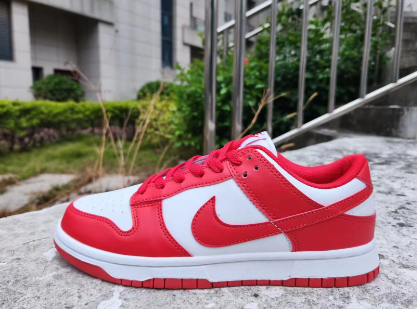 Nike dunk low University Red