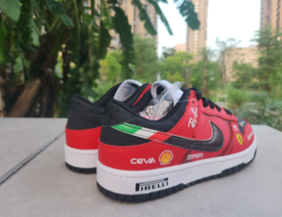 Nike dunk low Ferrari racing car red