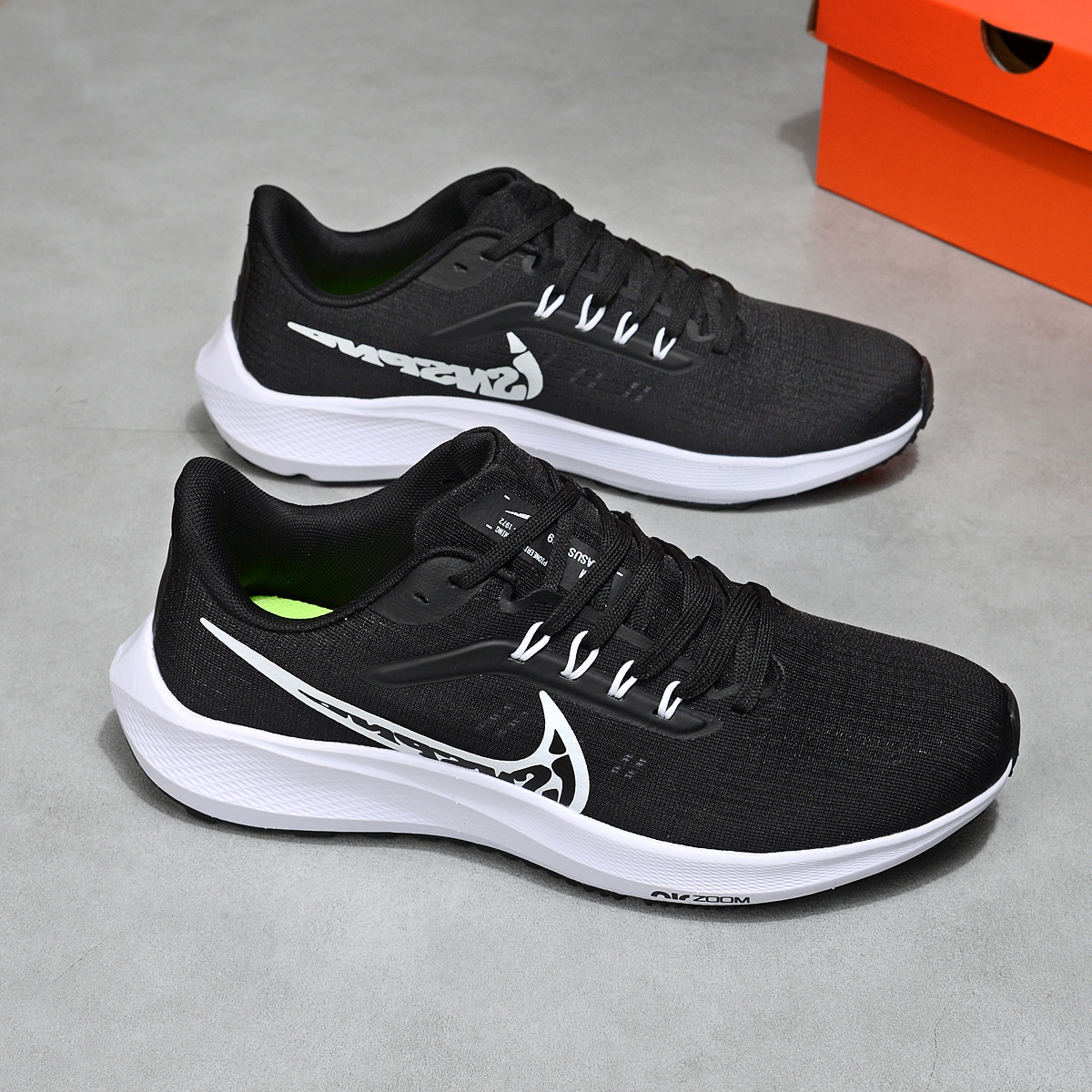 Nike Pegasus 39 - Black and White Color Scheme