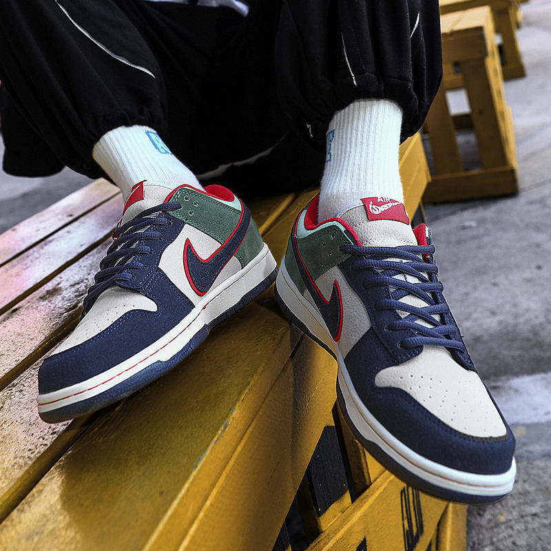 DUNK SB - White, Blue, Green