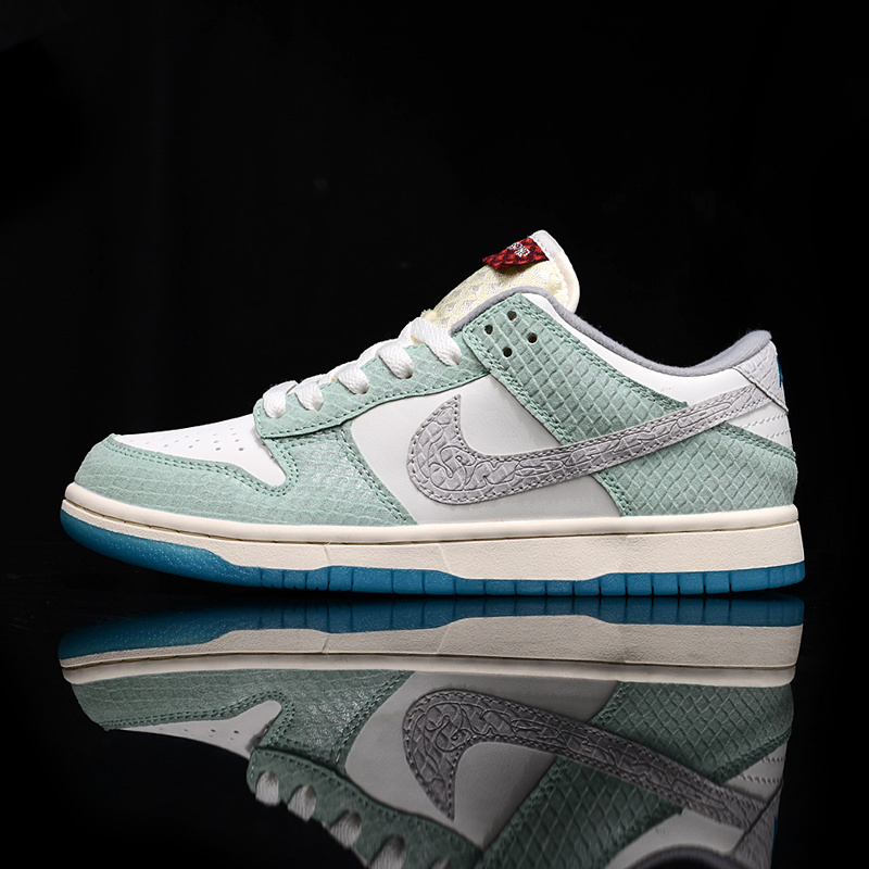 DUNK SB - Snake Scale White Blue