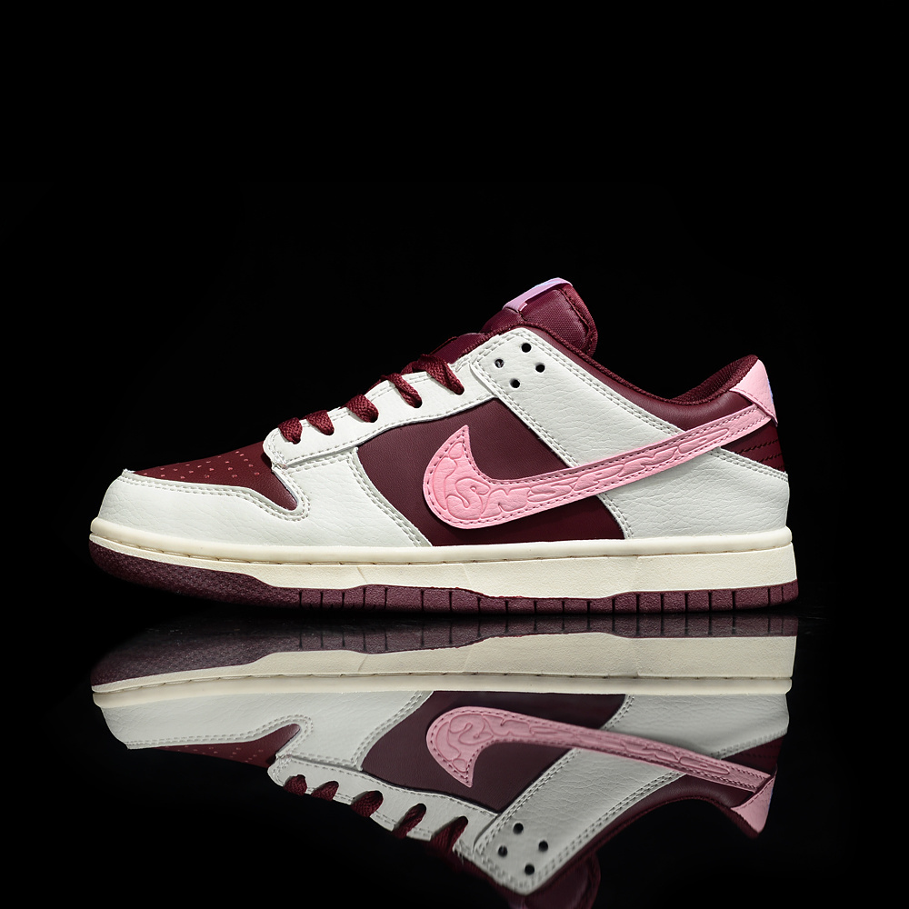 Nike Dunk SB Cherry
