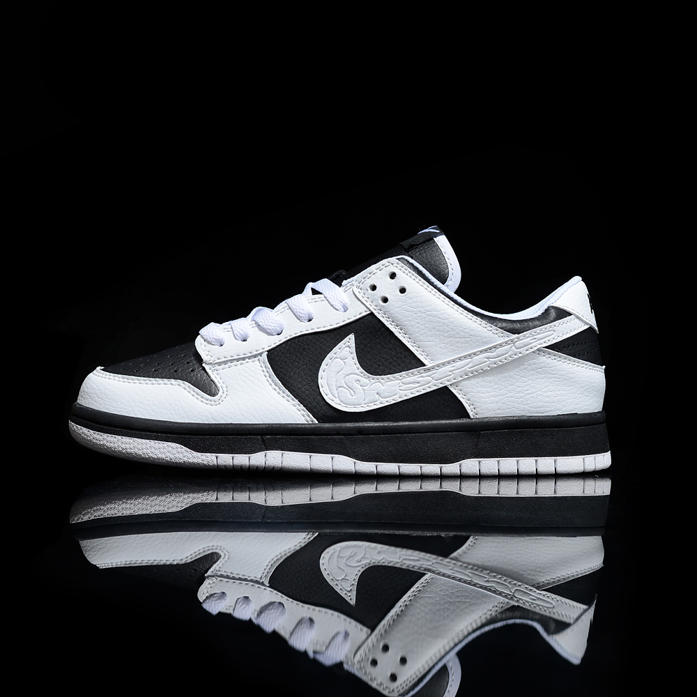 Nike Dunk SB Reversed Panda