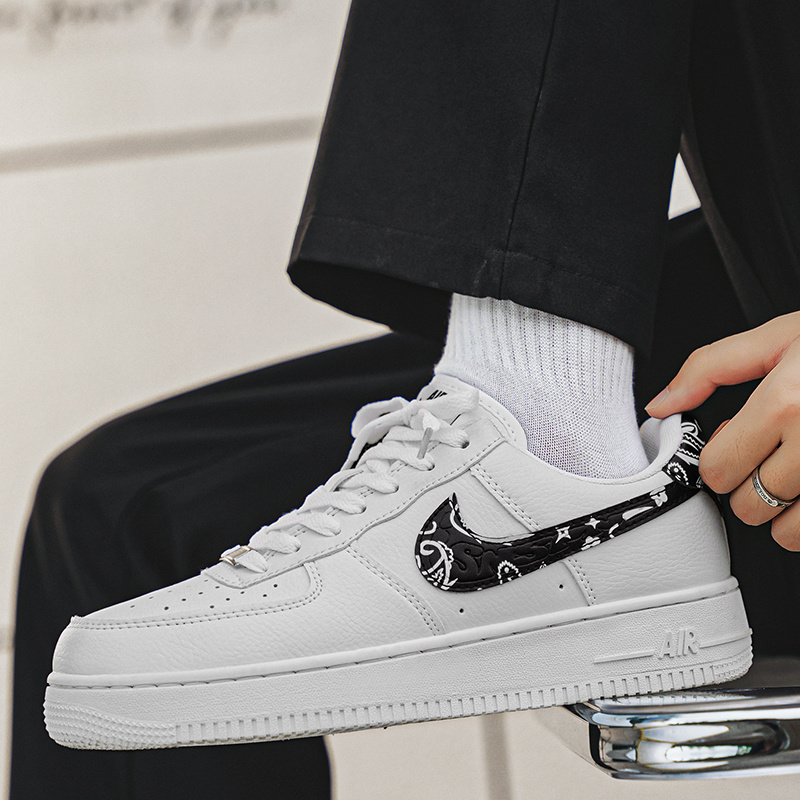 Air Force Cashew Flower - White and Black